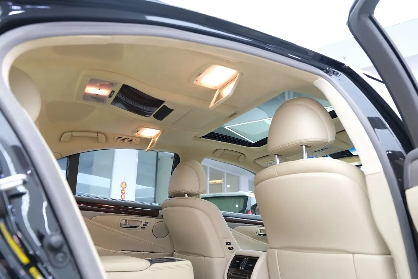 2013 Lexus LS 4.6L 370HP V8 8AT,autocango,china used car exporter,china ev exporter,chinese used car exporter,chinese used ev exporter