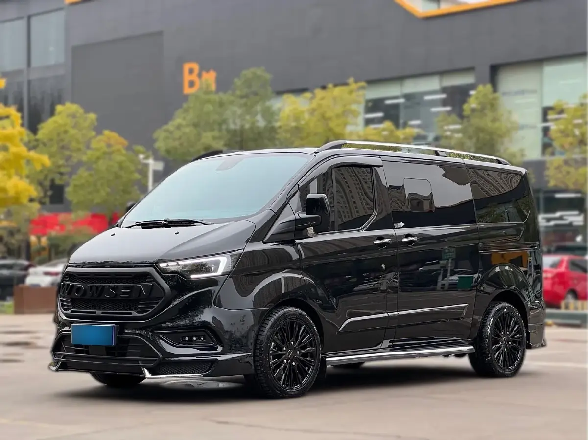 2024 Ford Tourneo 2.0T 220HP L4 9AT