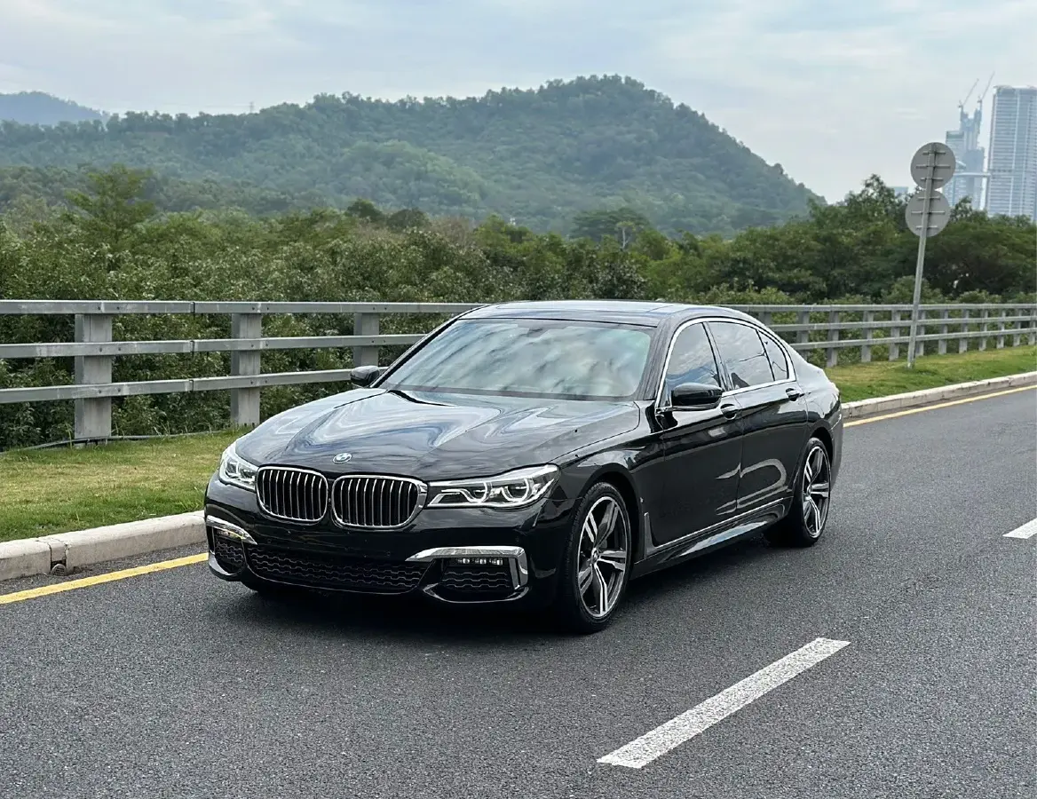 2018 BMW 7 Series 3.0T 326HP L6 8AT