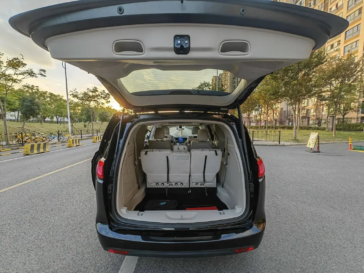 2018 Chrysler Pacifica 3.6L 245HP V6 E-CVT PHEV 16KWH,autocango,china used car exporter,china ev exporter,chinese used car exporter,chinese used ev exporter