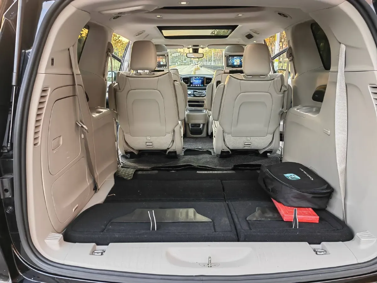 2018 Chrysler Pacifica 3.6L 245HP V6 E-CVT PHEV 16KWH,autocango,china used car exporter,china ev exporter,chinese used car exporter,chinese used ev exporter