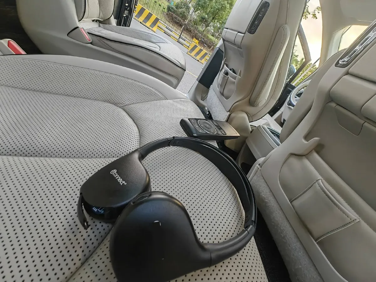 2018 Chrysler Pacifica 3.6L 245HP V6 E-CVT PHEV 16KWH,autocango,china used car exporter,china ev exporter,chinese used car exporter,chinese used ev exporter