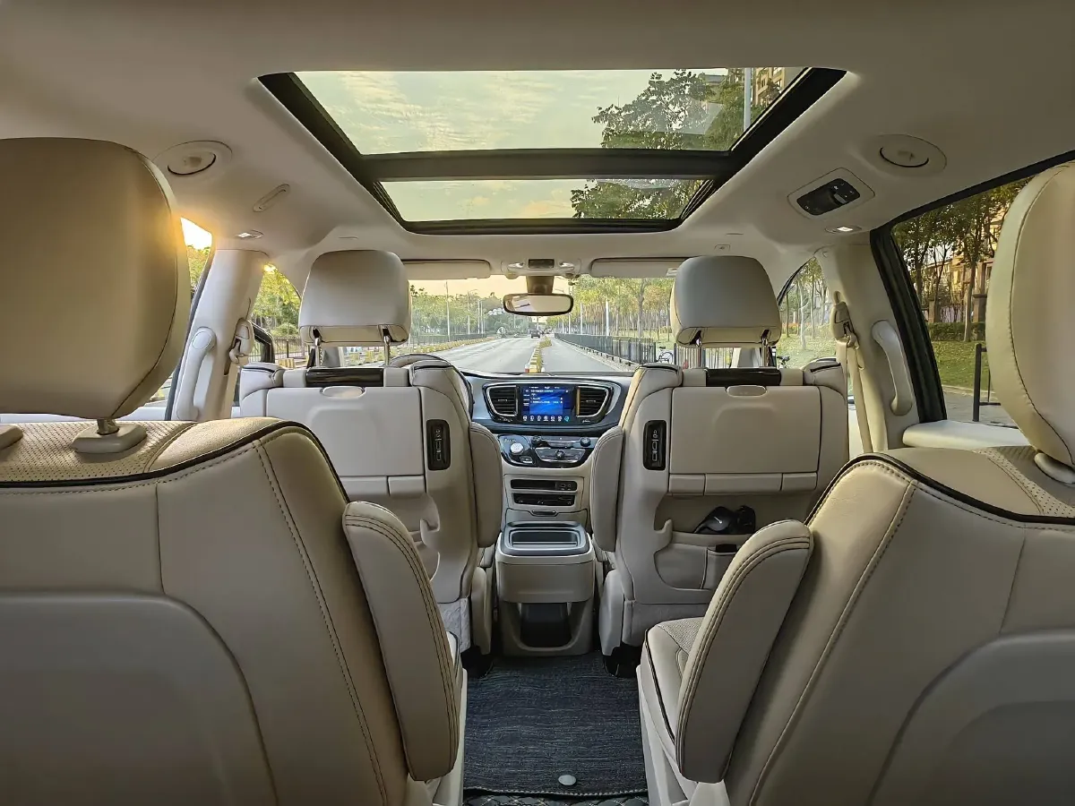 2018 Chrysler Pacifica 3.6L 245HP V6 E-CVT PHEV 16KWH,autocango,china used car exporter,china ev exporter,chinese used car exporter,chinese used ev exporter