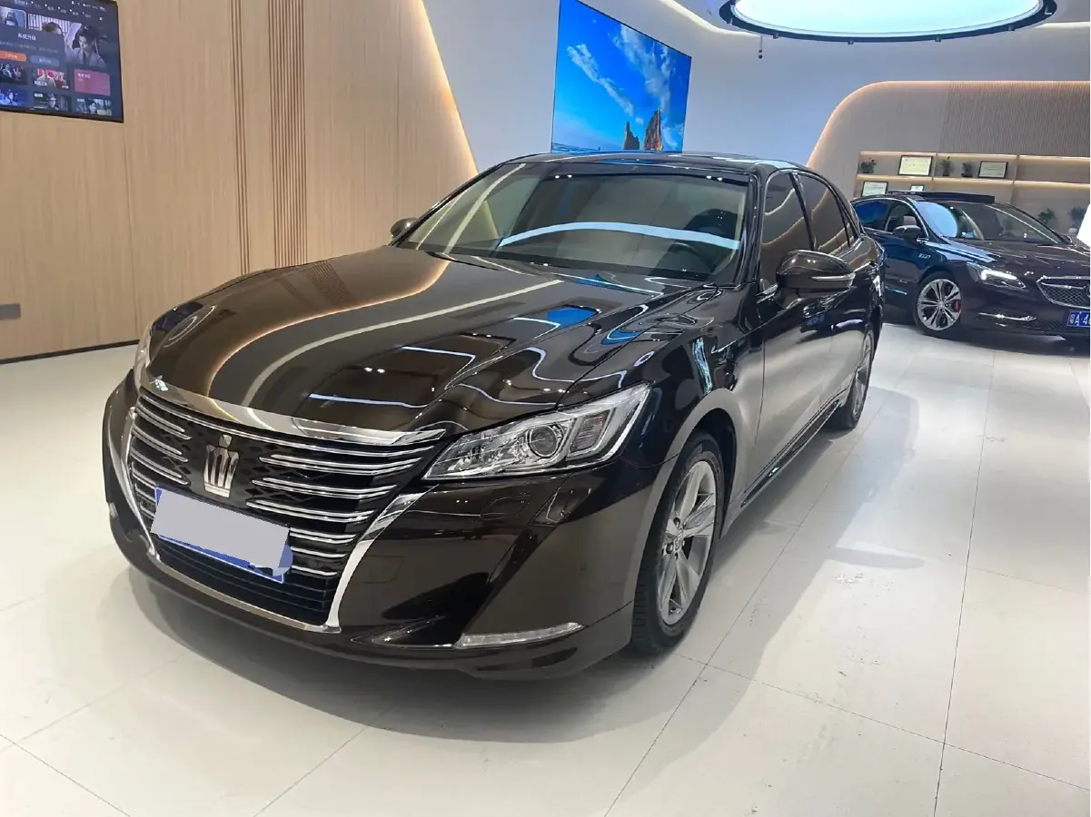 2015 Toyota Crown 2.0T 235HP L4 8AT