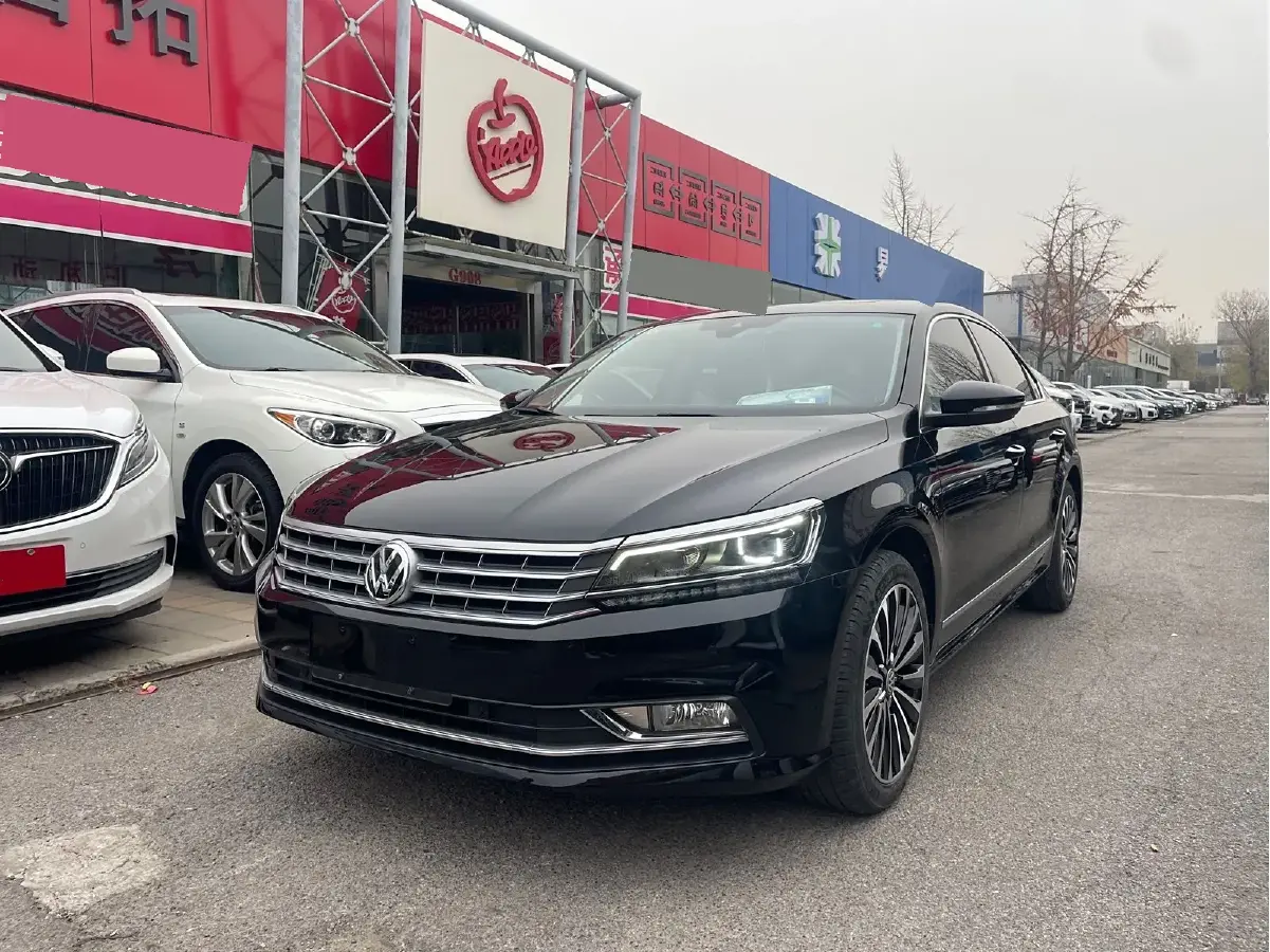 2017 Volkswagen Passat 1.8T 180HP L4 7DCT