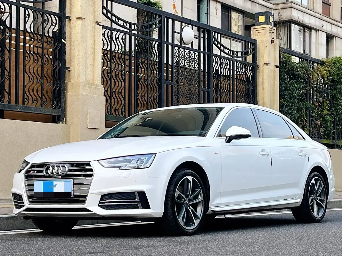 2017 Audi A4L 2.0T 190HP L4 7DCT