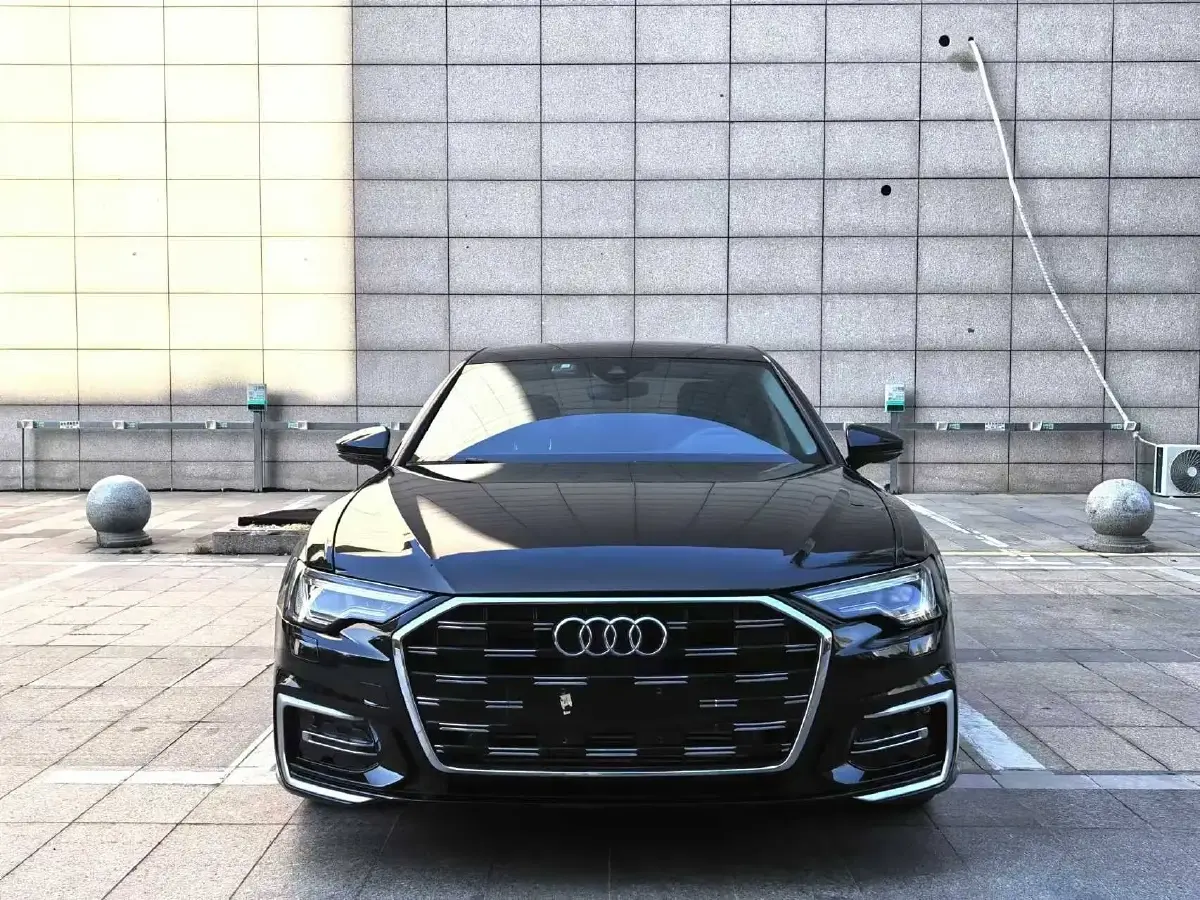 2021 Audi A6L 2.0T 190HP L4 7DCT