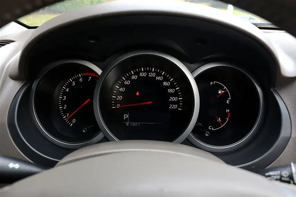 2011 Suzuki Grand Vitara 2.4L 166HP L4 4AT,autocango,china used car exporter,china ev exporter,chinese used car exporter,chinese used ev exporter