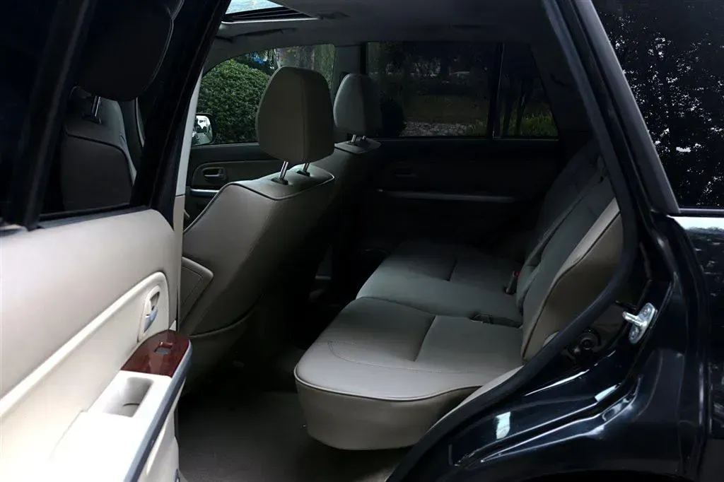 2011 Suzuki Grand Vitara 2.4L 166HP L4 4AT,autocango,china used car exporter,china ev exporter,chinese used car exporter,chinese used ev exporter