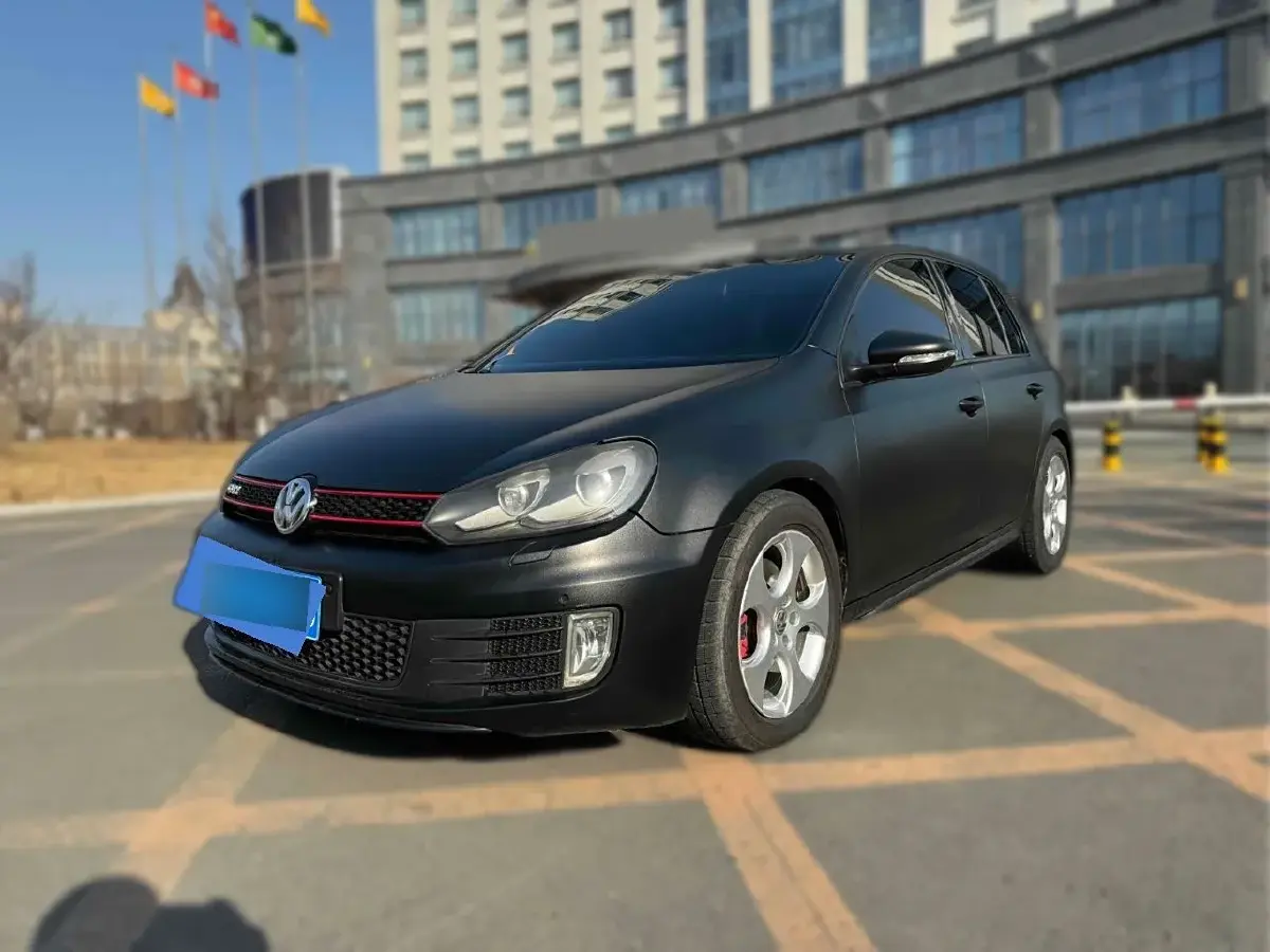 2010 Volkswagen GolfGTI 2.0T 200HP L4 6DCT