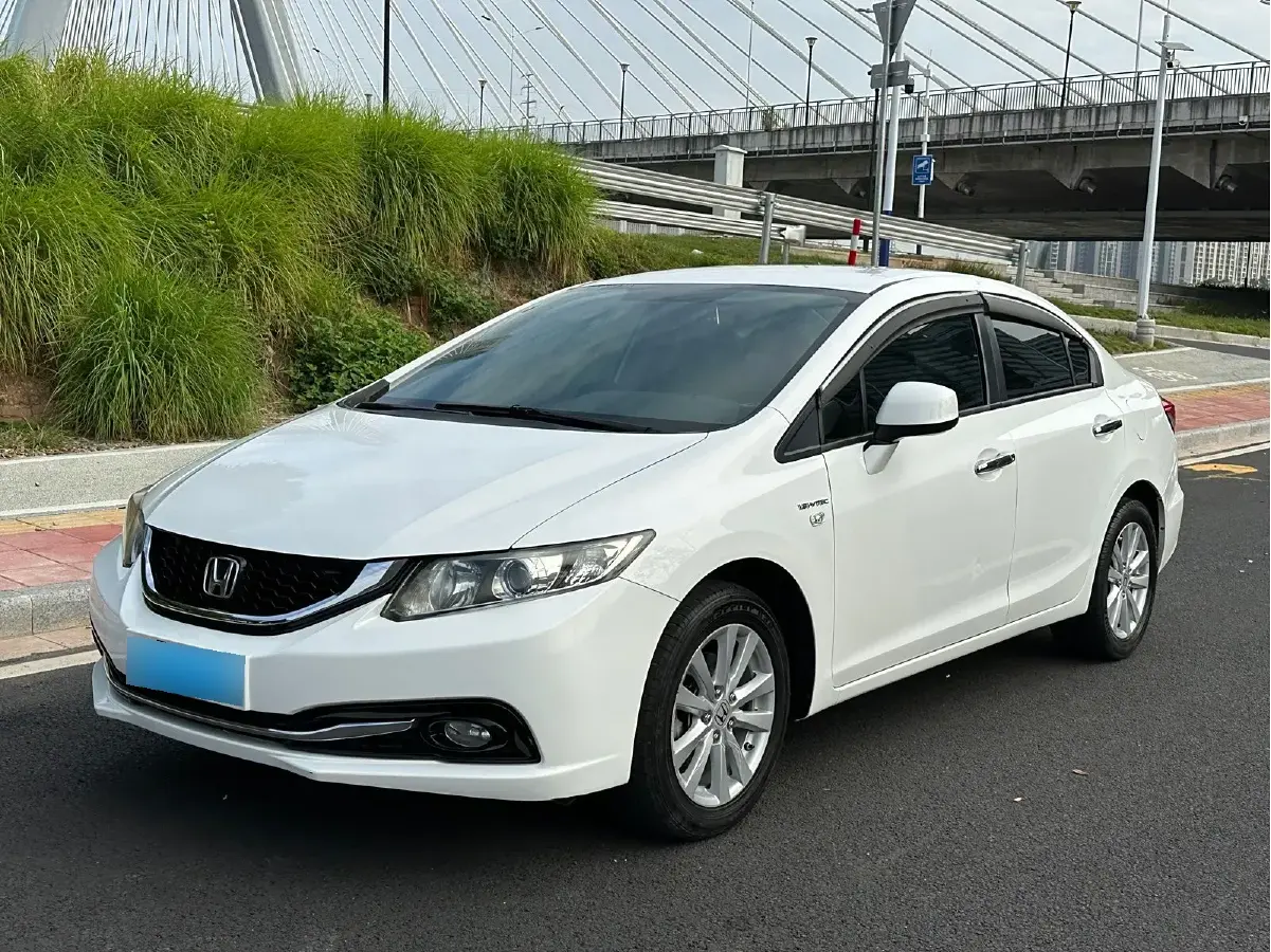 2014 Honda Civic 1.8L 141HP L4 5AT