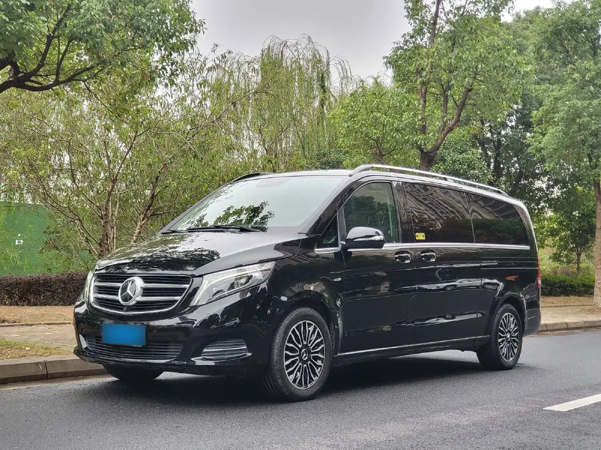 2017 Mercedes-Benz V Class 2.0T 211HP L4 7AT