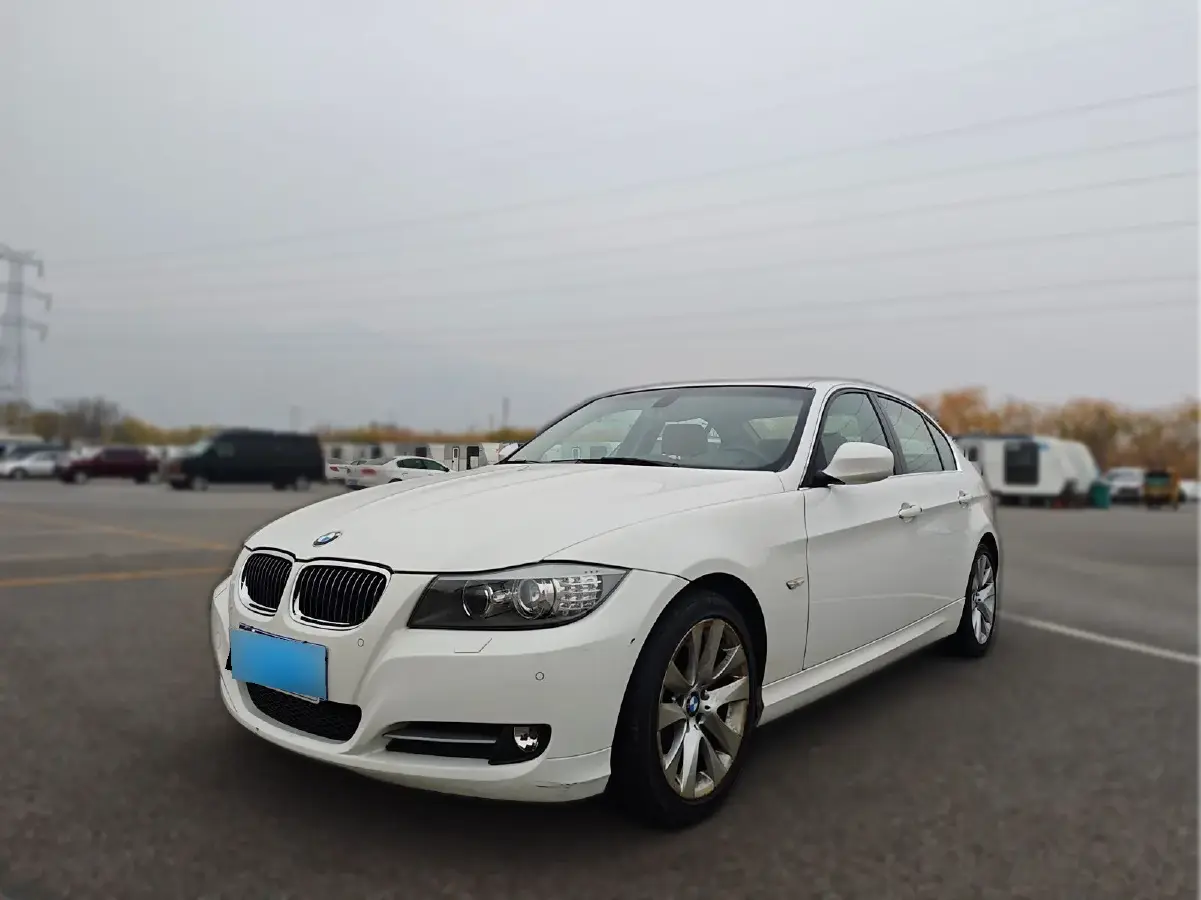 2011 BMW 3 Series 2.0L 152HP L4 6AT