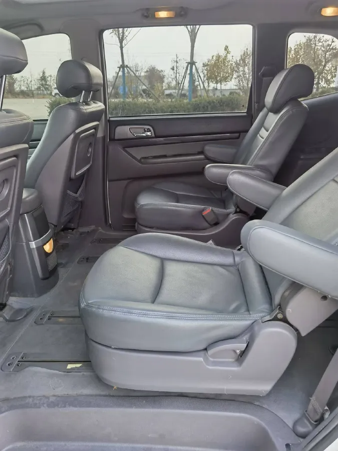 2014 SsangYong Rodius 2.0T 155HP L4 5AT,autocango,china used car exporter,china ev exporter,chinese used car exporter,chinese used ev exporter