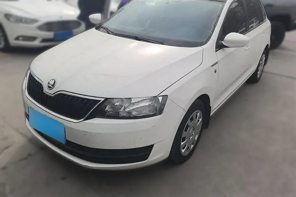 2016 Skoda Rapid Spaceback 1.6L 110HP L4 5MT