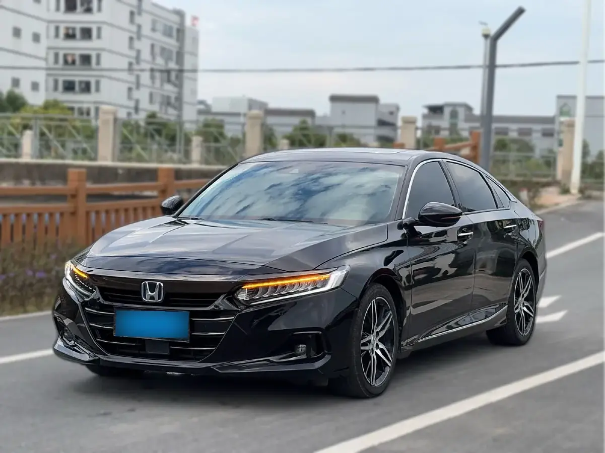 2022 Honda Accord 2.0L 146HP L4 E-CVT Hybrid