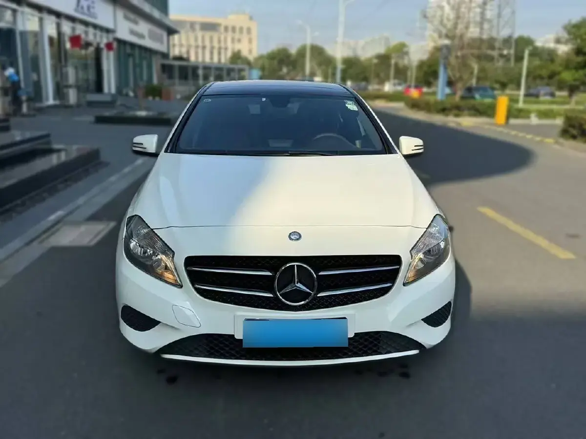 2015 Mercedes-Benz A Class 1.6T 122HP L4 7DCT