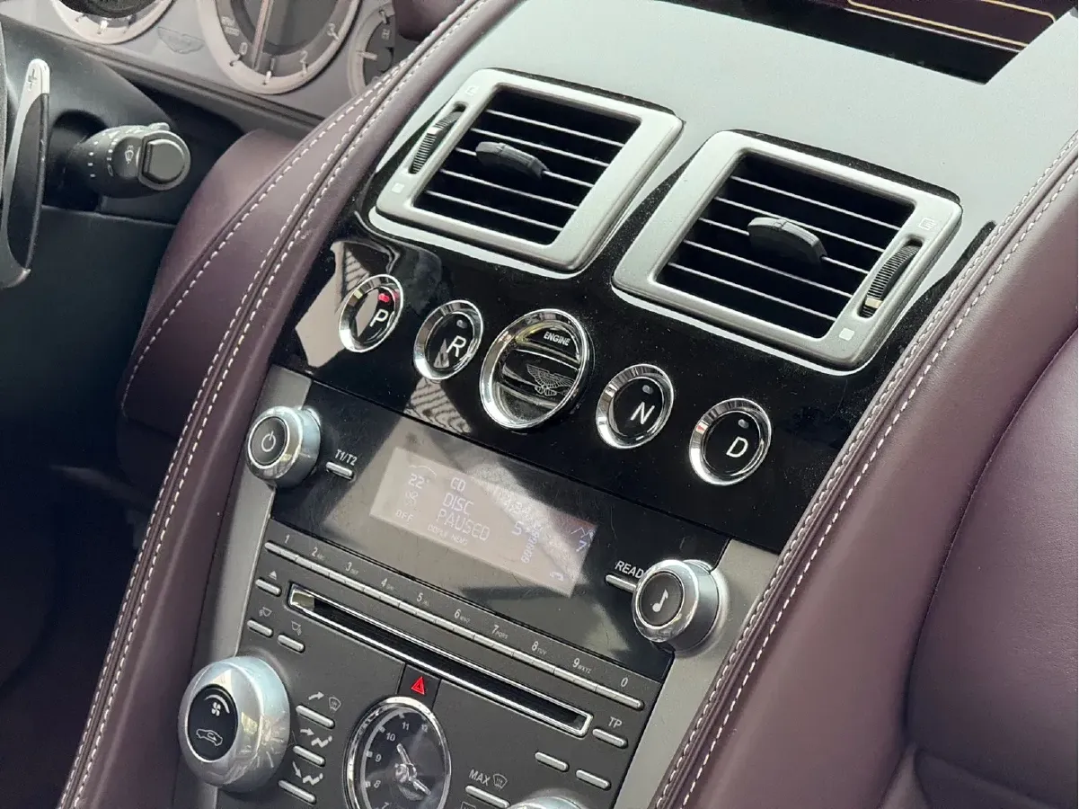 2013 Aston Martin DB9 6.0L 517HP V12 6AT,autocango,china used car exporter,china ev exporter,chinese used car exporter,chinese used ev exporter