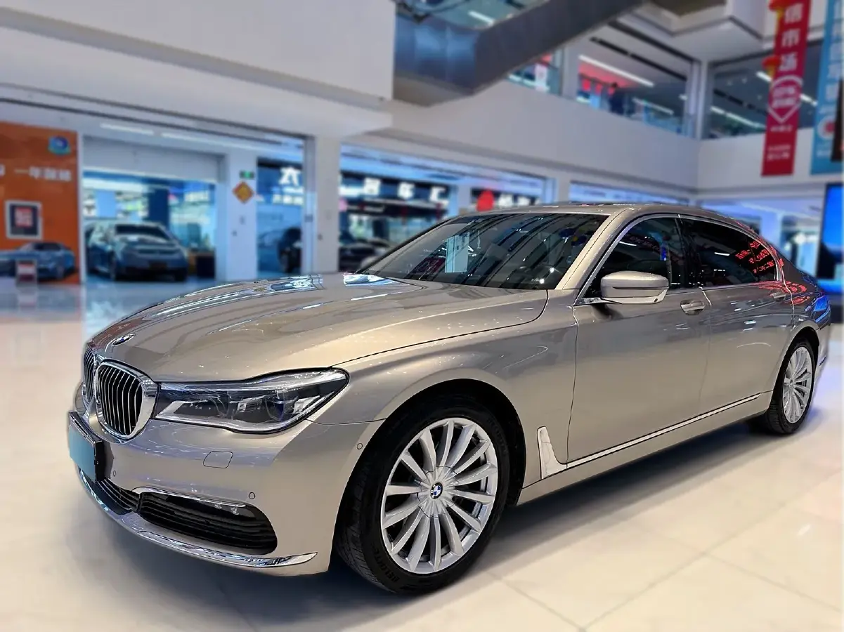 2016 BMW 7 Series 3.0T 326HP L6 8AT