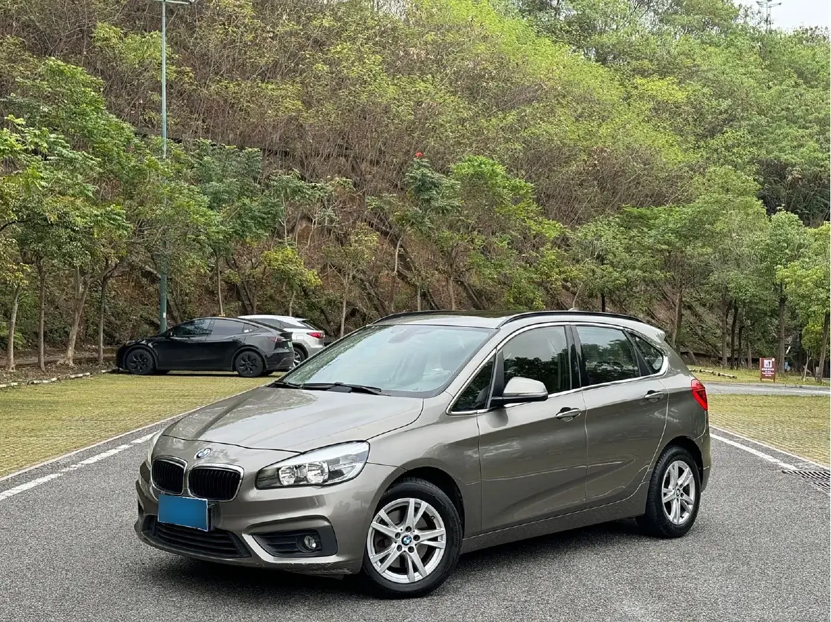 2015 BMW 2 Series Wagon 1.5T 136HP L3 6AT