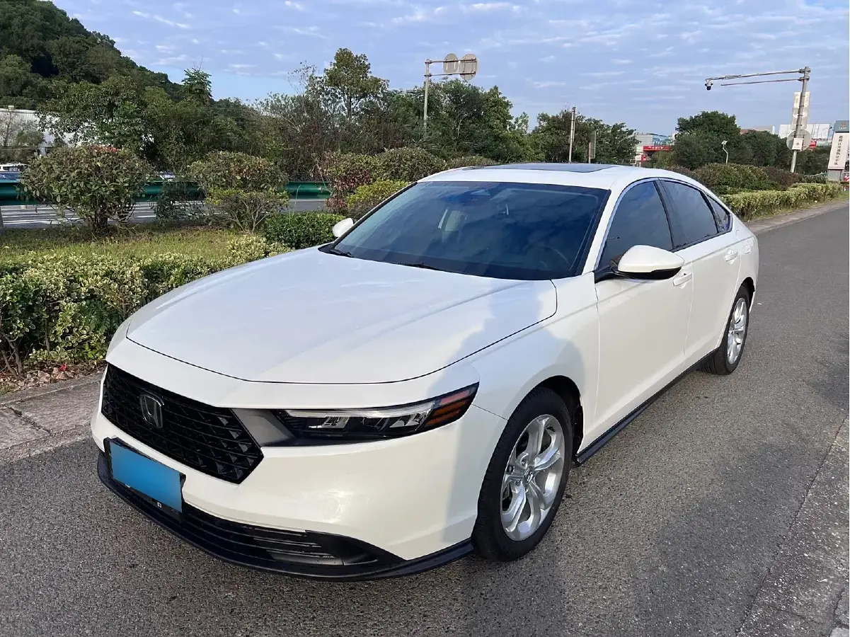 2025 Honda Accord 1.5T 192HP L4 CVT