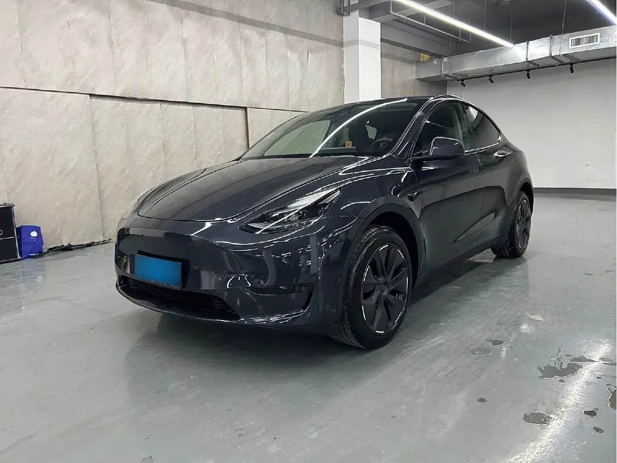2024 Tesla Model Y BEV 60KWH