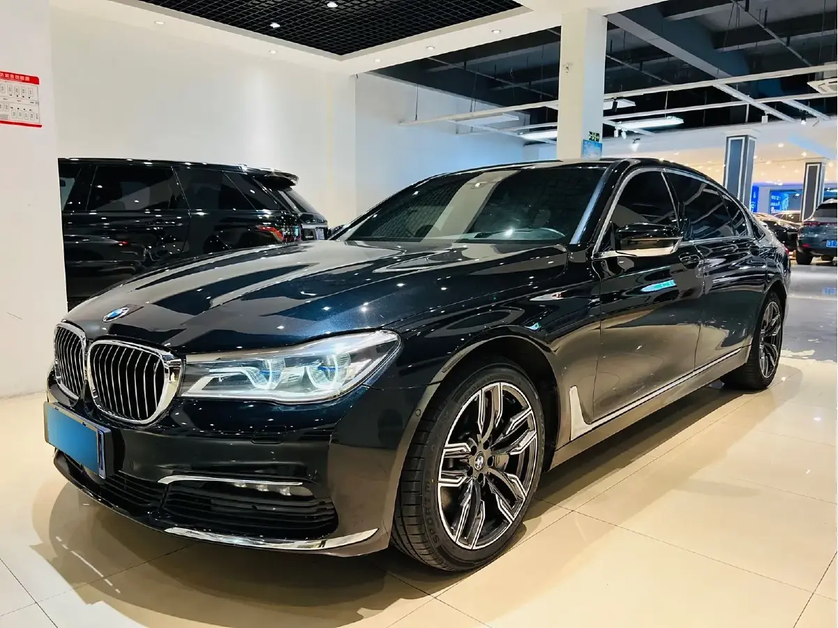 2016 BMW 7 Series 4.4T 449HP V8 8AT