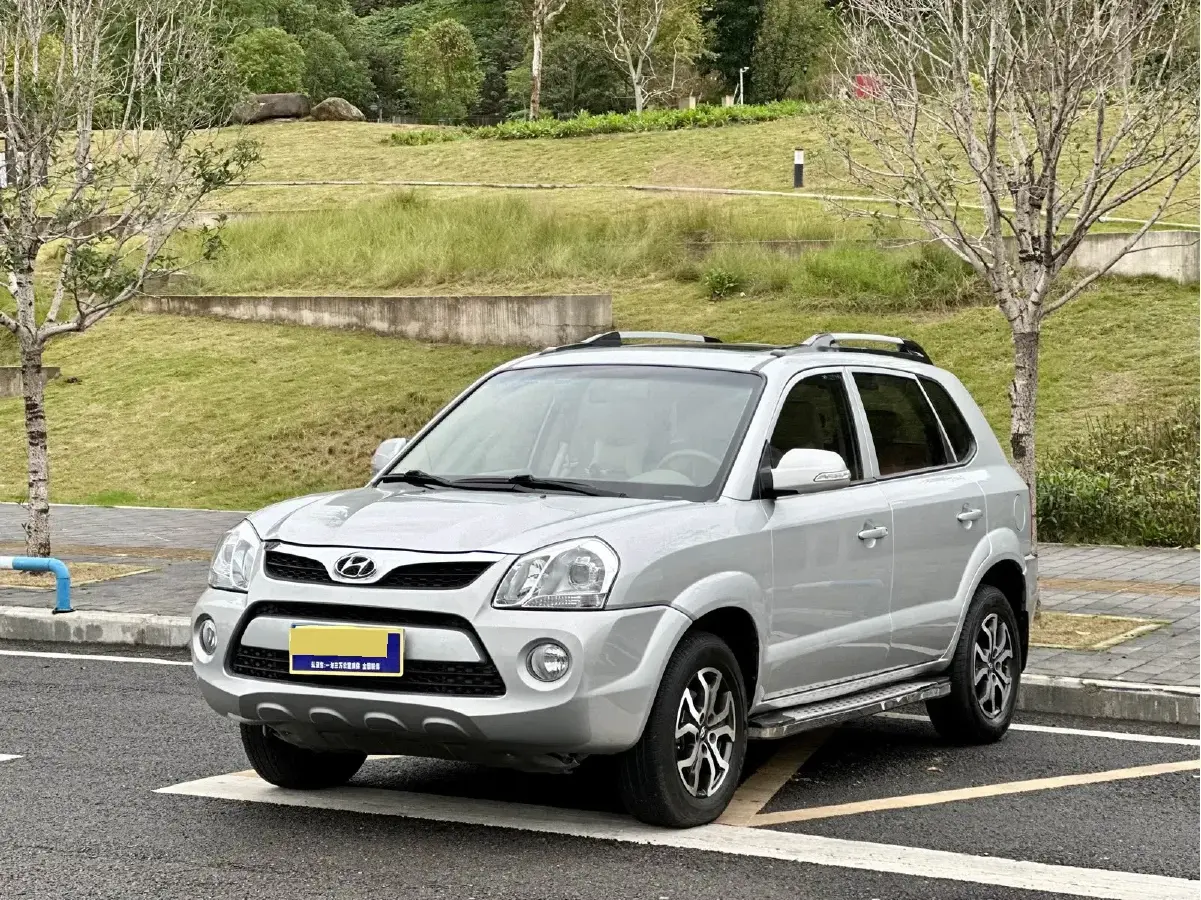 2013 Hyundai Tucson 2.0L 141HP L4 4AT