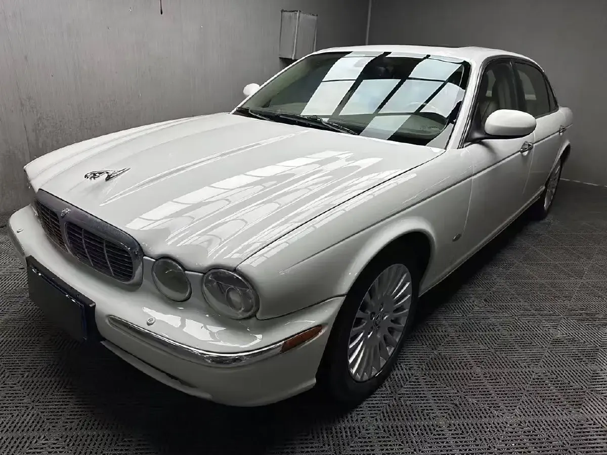 2005 Jaguar XJ 3.0L 244HP V6 6AT