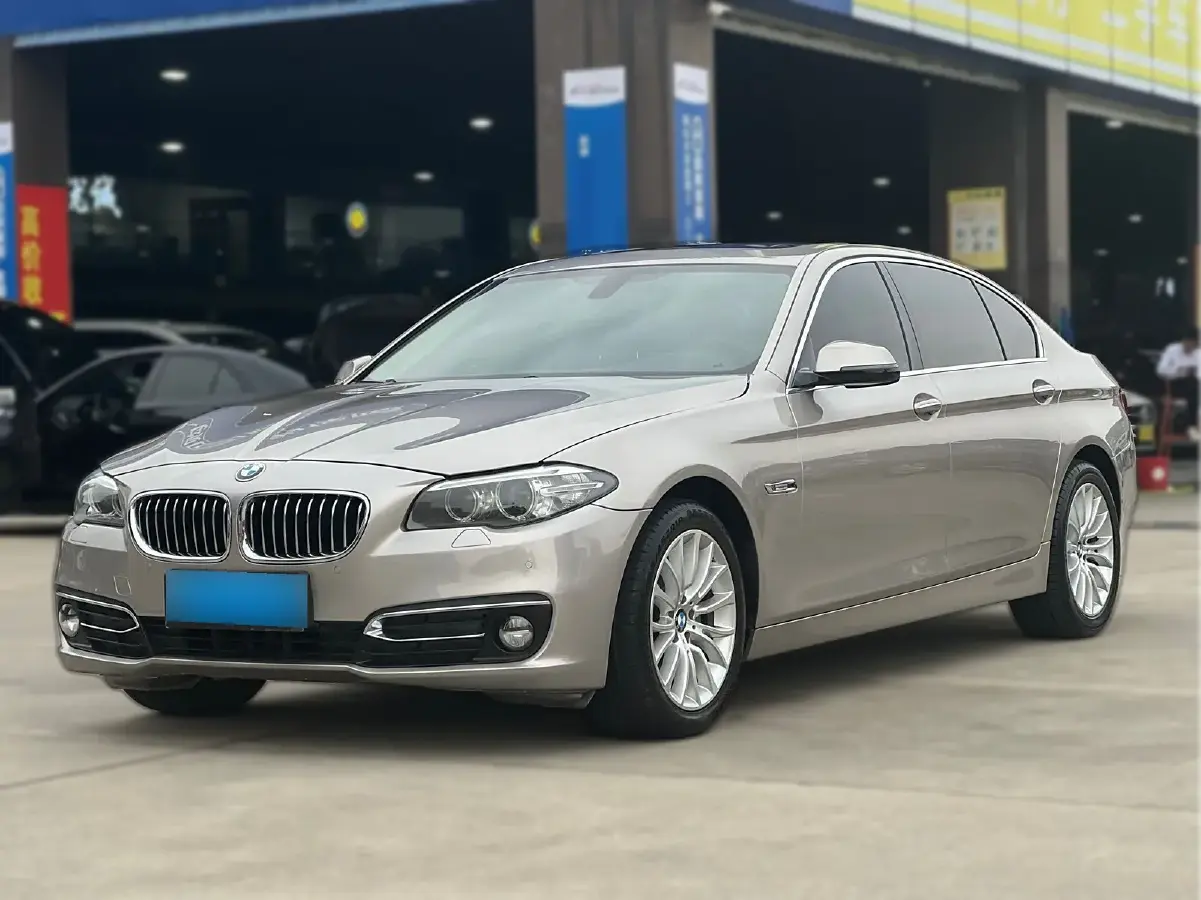2014 BMW 5 Series 2.0T 218HP L4 8AT