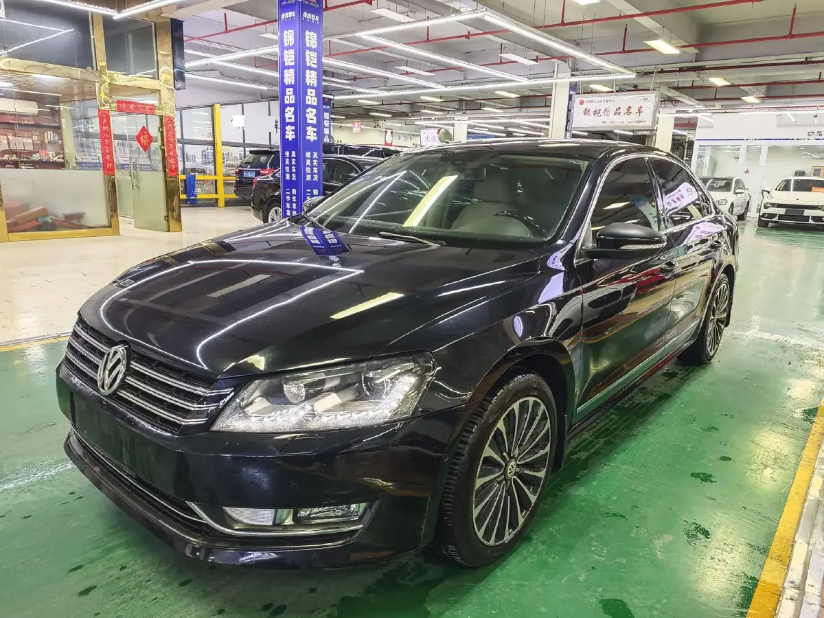 2015 Volkswagen Passat 2.0T 200HP L4 6DCT