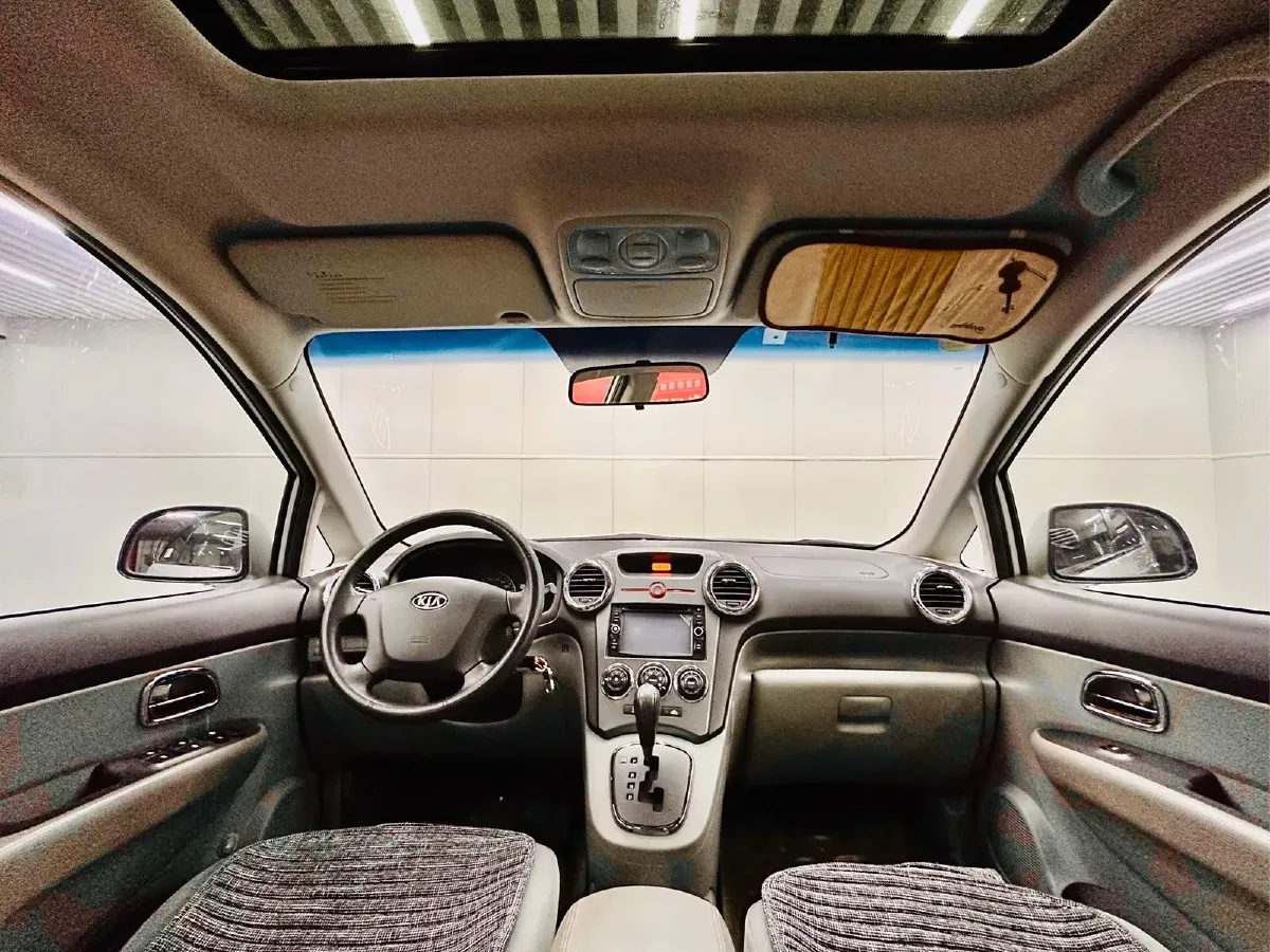 2011 Kia Carens 2.0L 150HP L4 4AT,autocango,china used car exporter,china ev exporter,chinese used car exporter,chinese used ev exporter