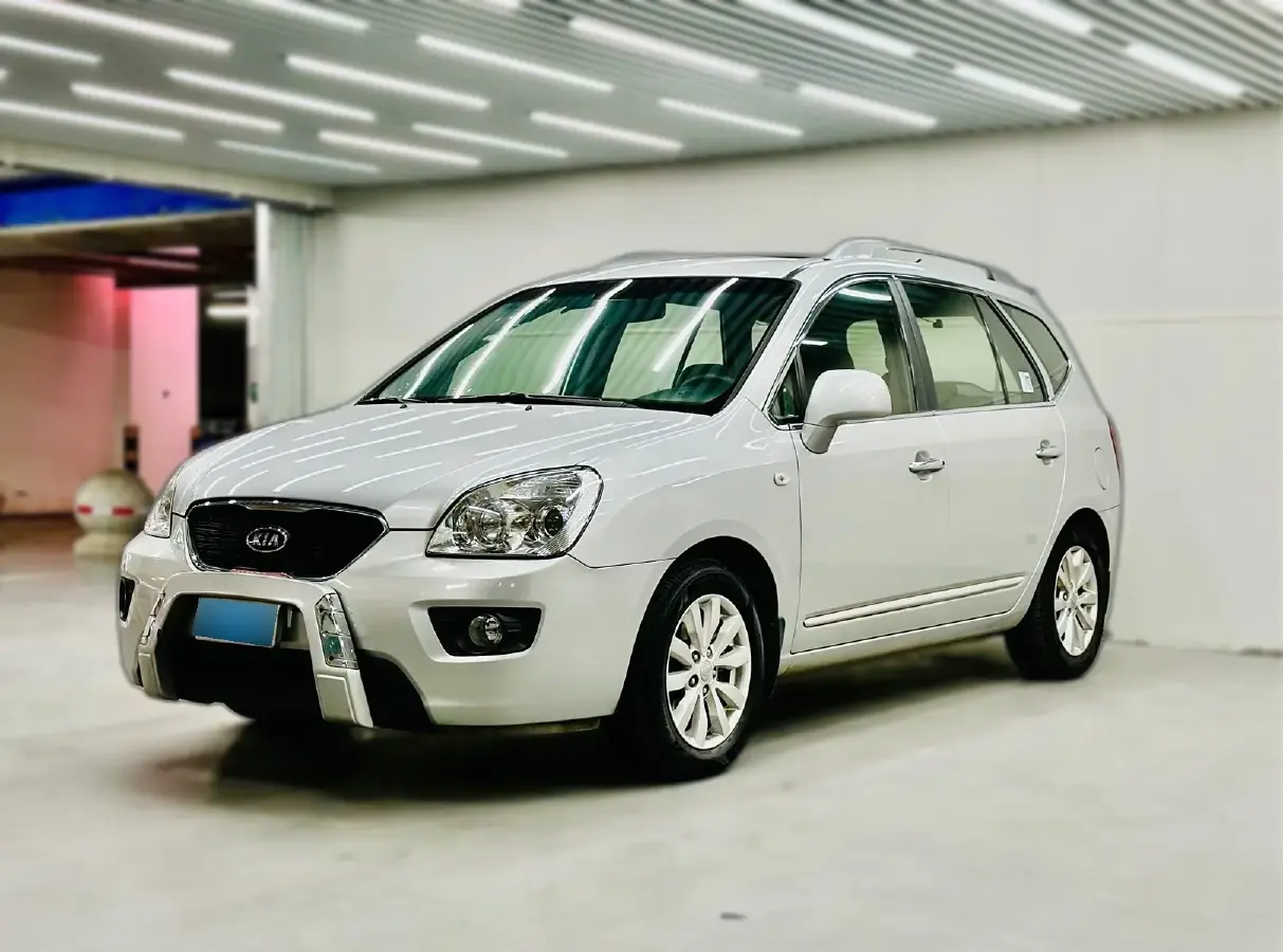 2011 Kia Carens 2.0L 150HP L4 4AT