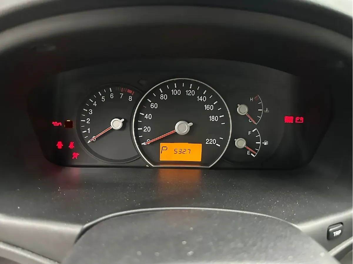 2011 Kia Carens 2.0L 150HP L4 4AT,autocango,china used car exporter,china ev exporter,chinese used car exporter,chinese used ev exporter