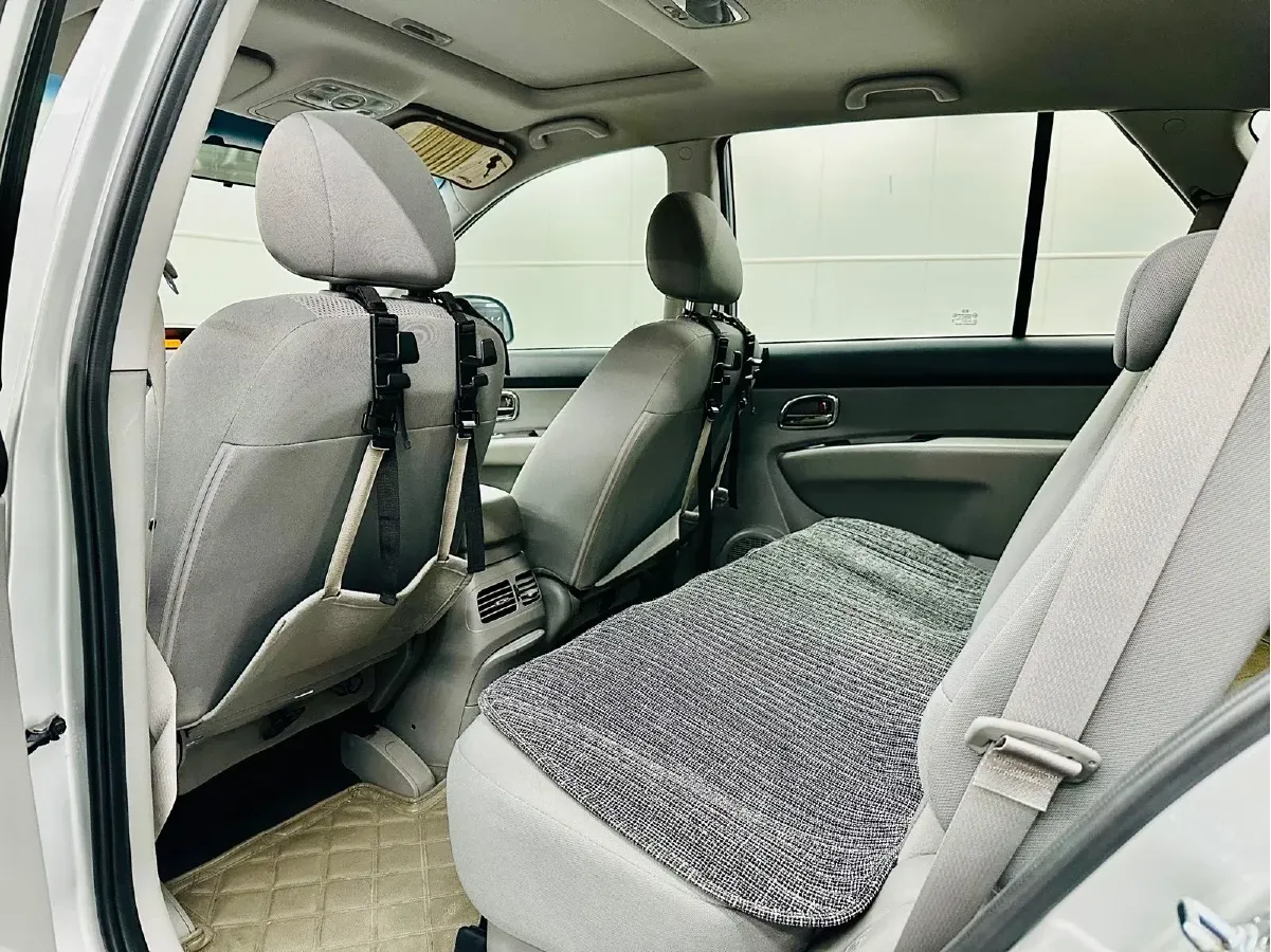 2011 Kia Carens 2.0L 150HP L4 4AT,autocango,china used car exporter,china ev exporter,chinese used car exporter,chinese used ev exporter