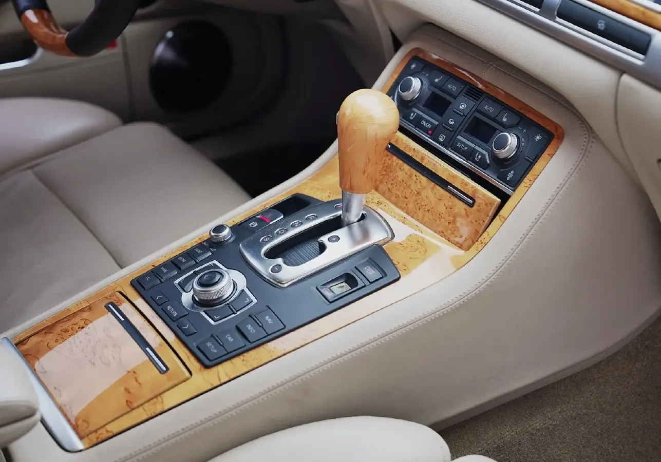 2008 Audi S8 5.2L 450HP V10 6AT,autocango,china used car exporter,china ev exporter,chinese used car exporter,chinese used ev exporter