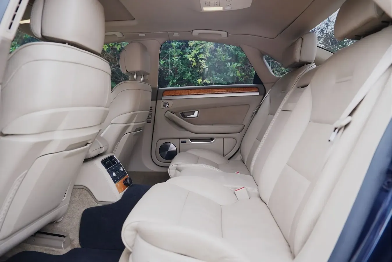 2008 Audi S8 5.2L 450HP V10 6AT,autocango,china used car exporter,china ev exporter,chinese used car exporter,chinese used ev exporter