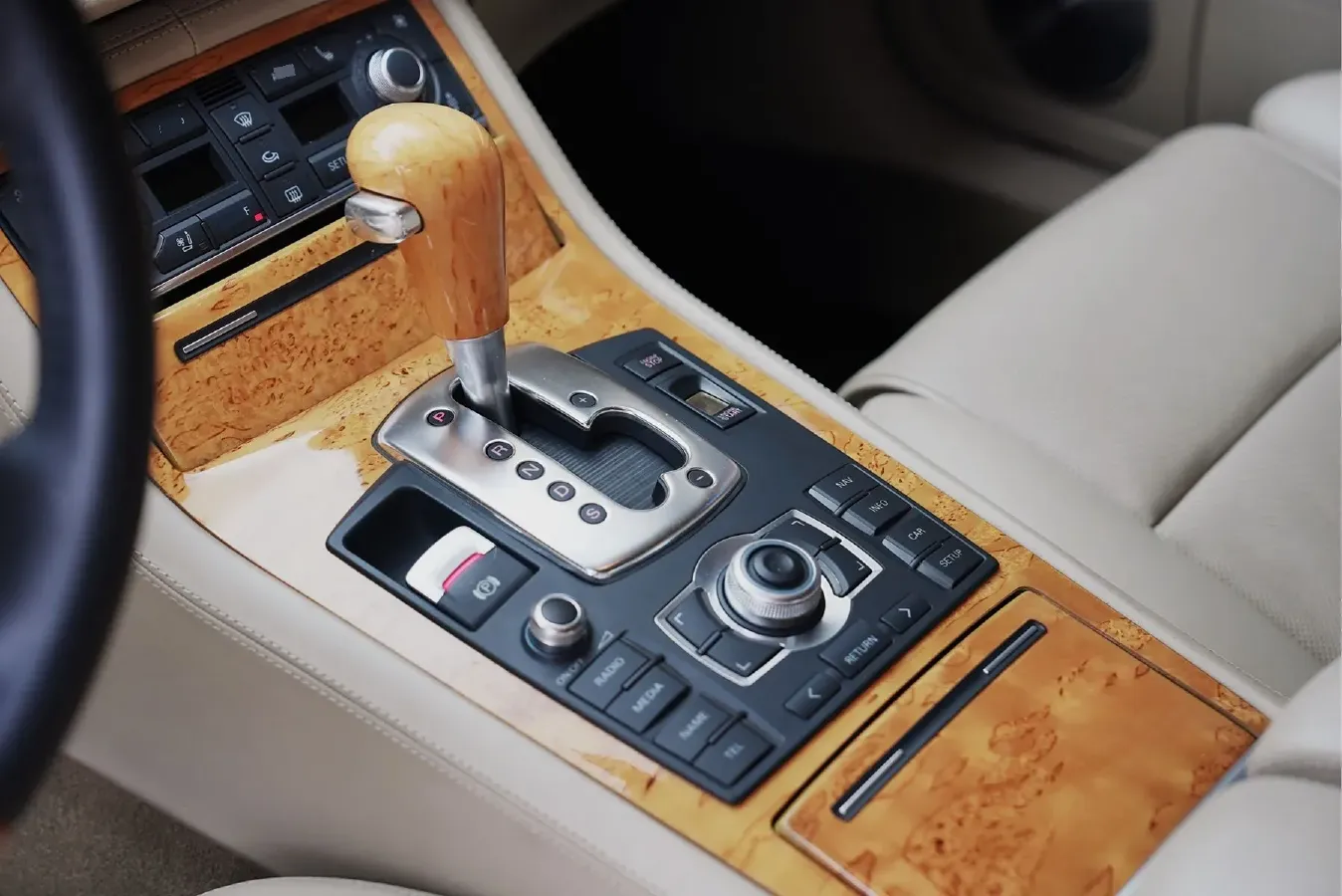 2008 Audi S8 5.2L 450HP V10 6AT,autocango,china used car exporter,china ev exporter,chinese used car exporter,chinese used ev exporter