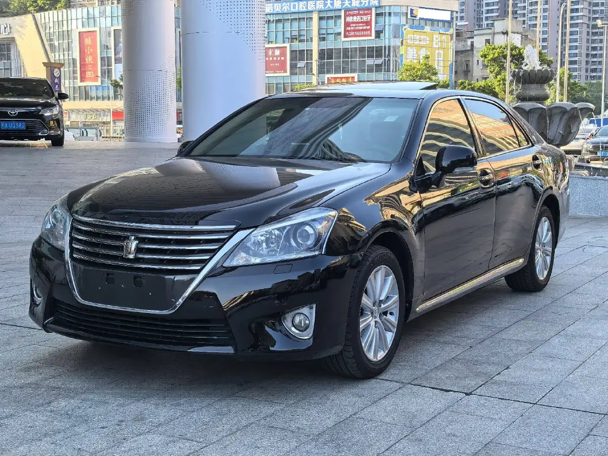 2012 Toyota Crown 2.5L 193HP V6 6AT