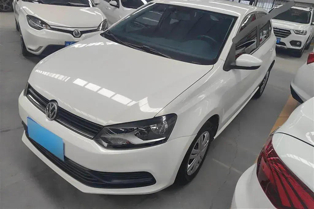 2016 Volkswagen Polo 1.4L 90HP L4 6AT