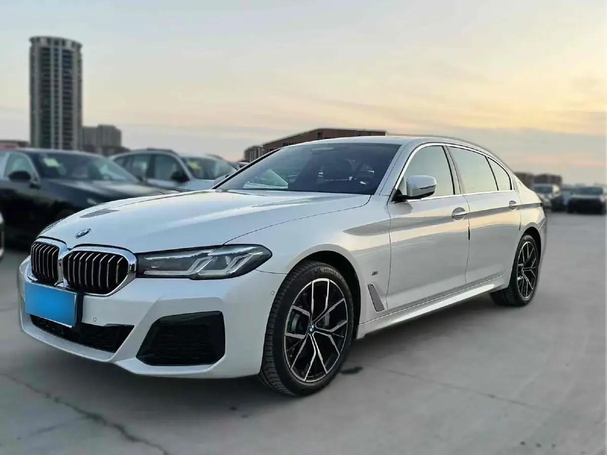2023 BMW 5 Series 2.0T 245HP L4 8AT