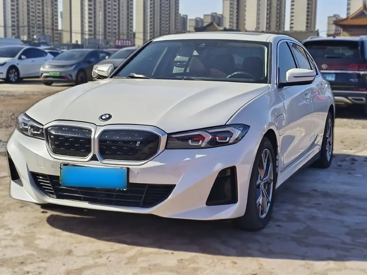 2024 BMW i3 BEV 70KWH