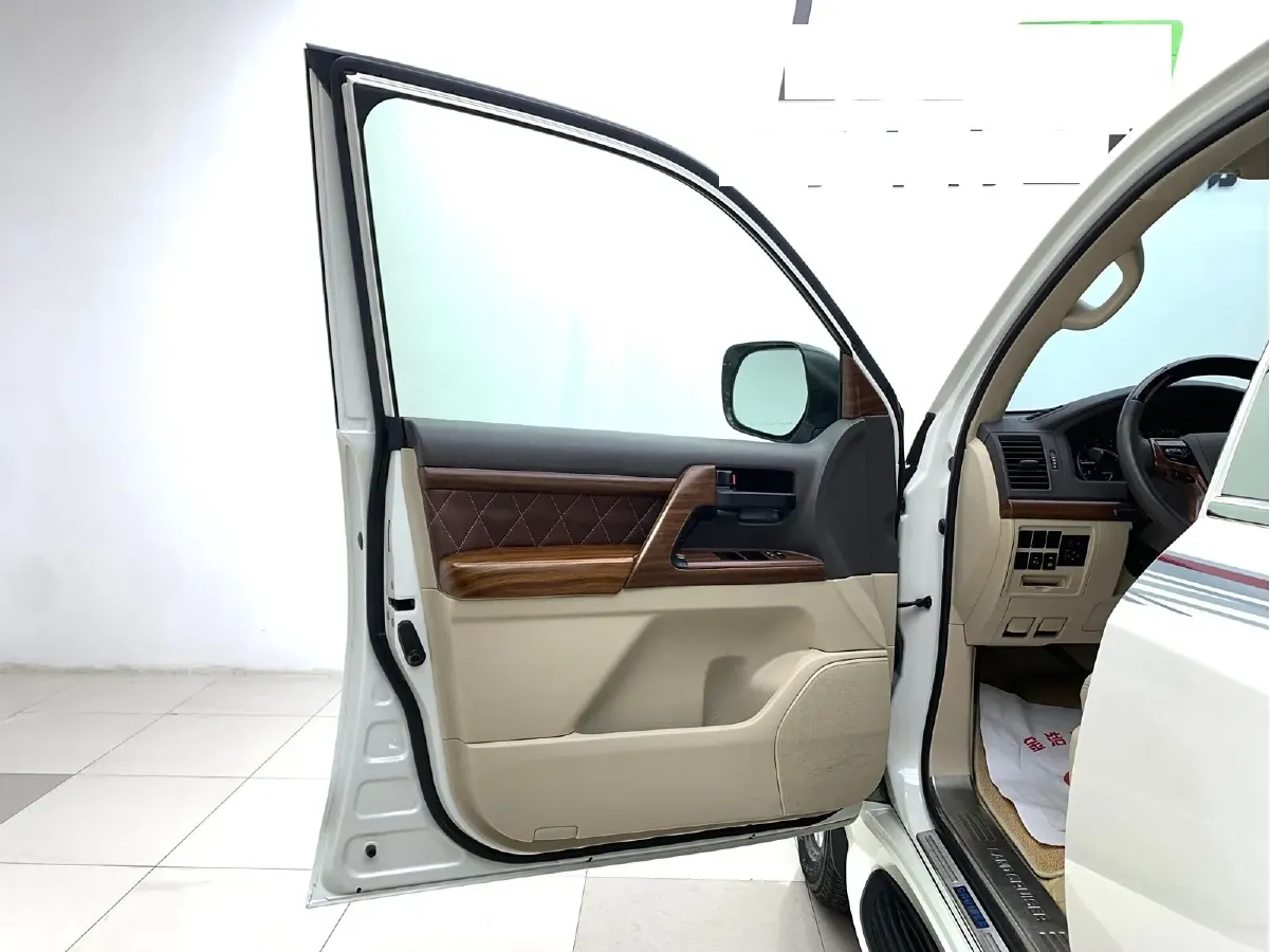 2016 Toyota Land Cruiser 4.0L 275HP V6 5AT,autocango,china used car exporter,china ev exporter,chinese used car exporter,chinese used ev exporter