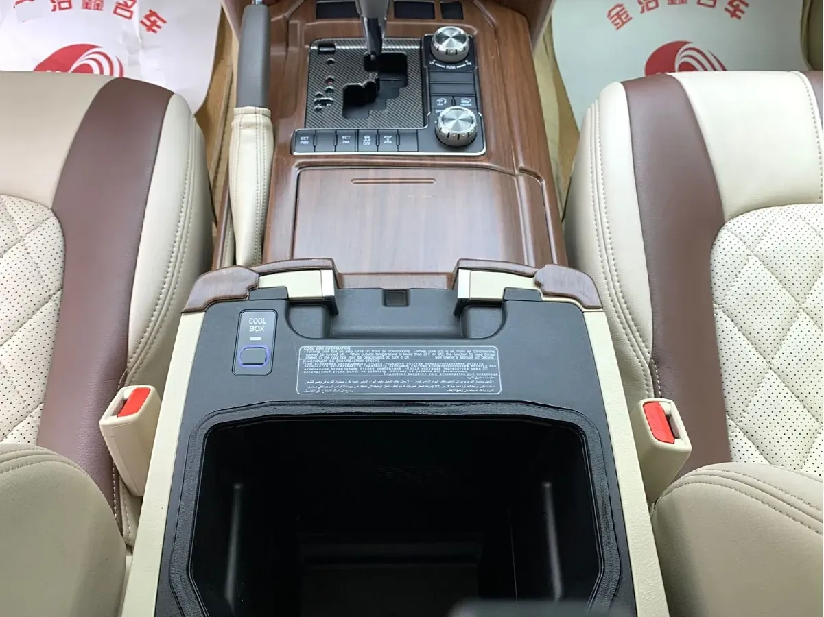 2016 Toyota Land Cruiser 4.0L 275HP V6 5AT,autocango,china used car exporter,china ev exporter,chinese used car exporter,chinese used ev exporter