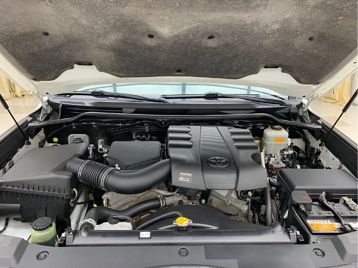 2016 Toyota Land Cruiser 4.0L 275HP V6 5AT,autocango,china used car exporter,china ev exporter,chinese used car exporter,chinese used ev exporter