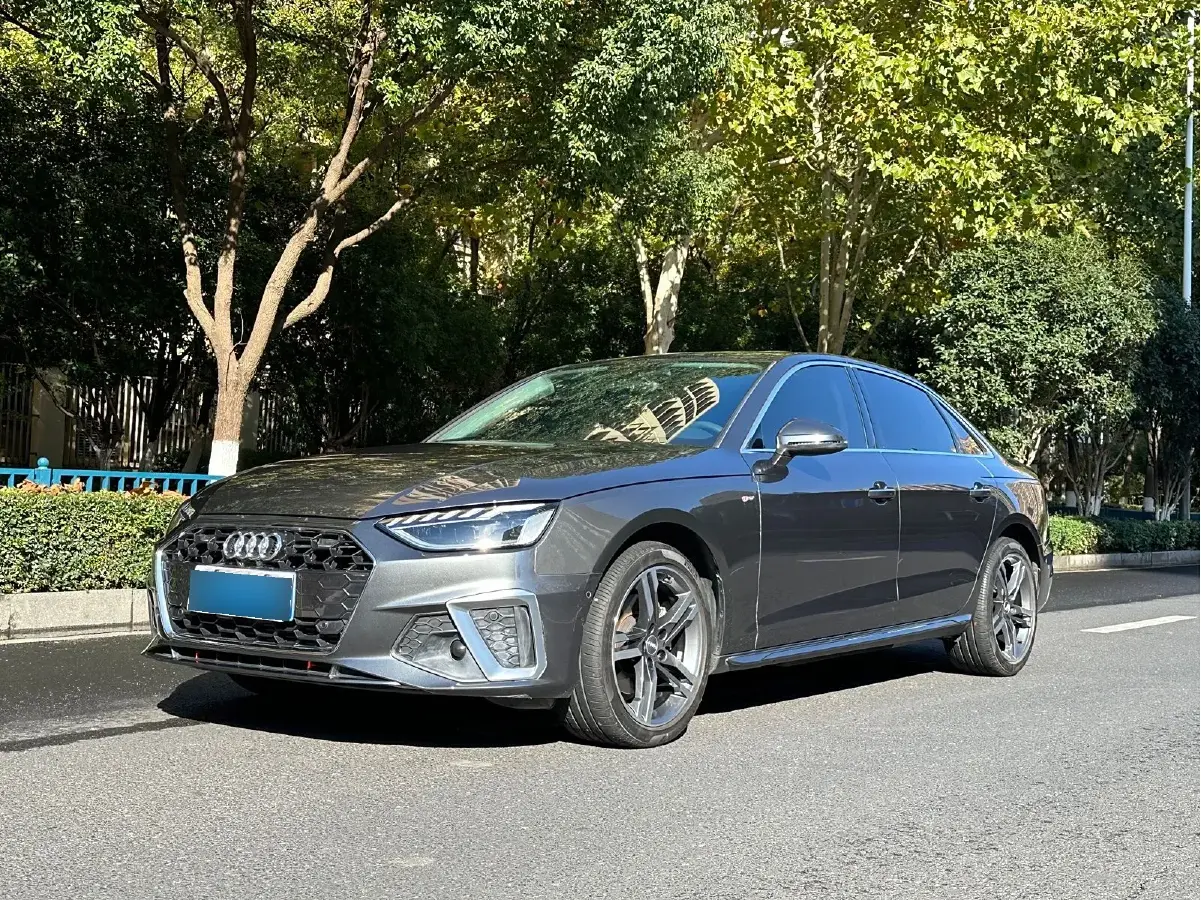 2020 Audi A4L 2.0T 190HP L4 7DCT