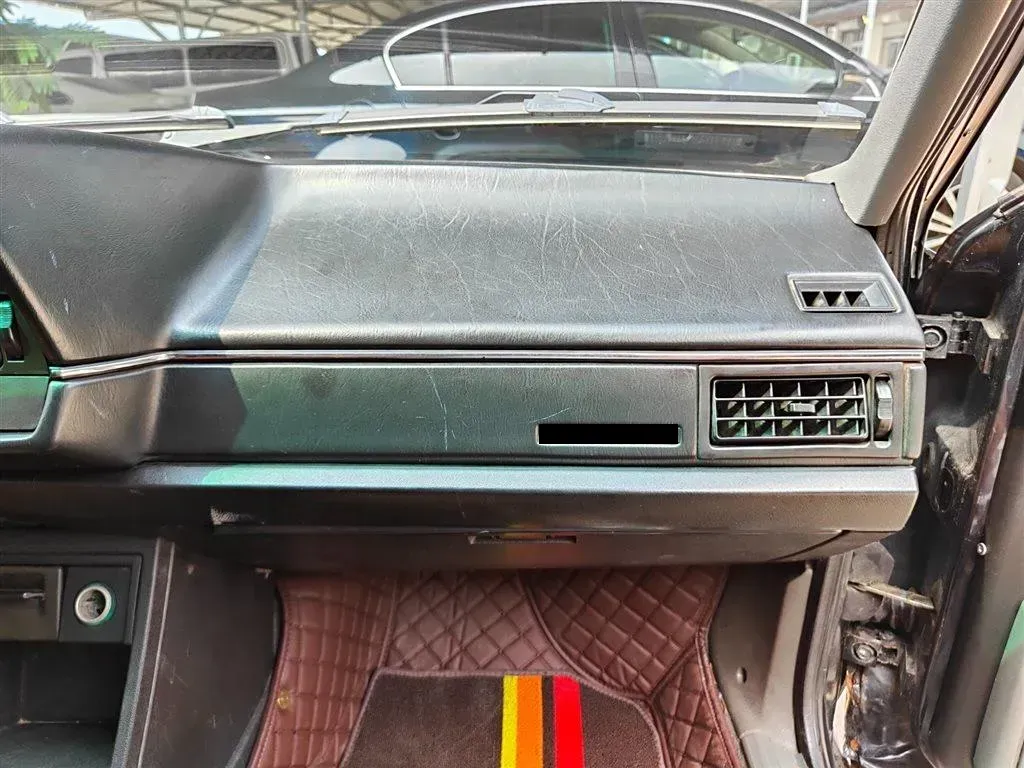 2004 Volkswagen Santana Classic 1.6L 87HP L4 5MT,autocango,china used car exporter,china ev exporter,chinese used car exporter,chinese used ev exporter