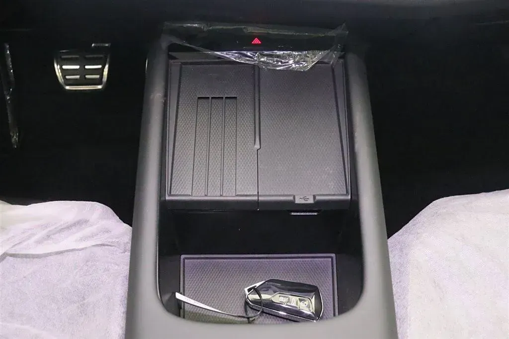 2024 Volkswagen ID.UNYX BEV 82.4KWH,autocango,china used car exporter,china ev exporter,chinese used car exporter,chinese used ev exporter