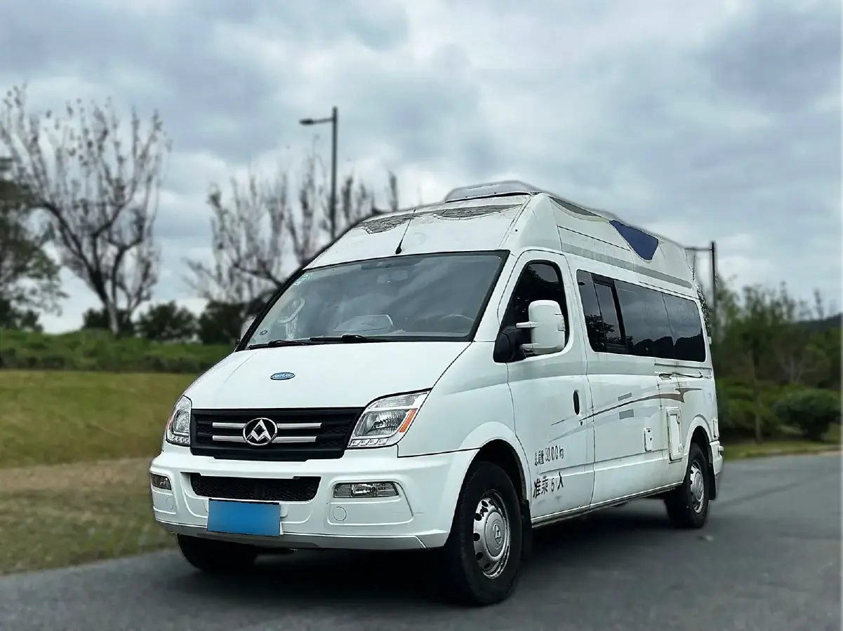 2013 MAXUS XinTu V80 2.5T 136HP L4 5MT