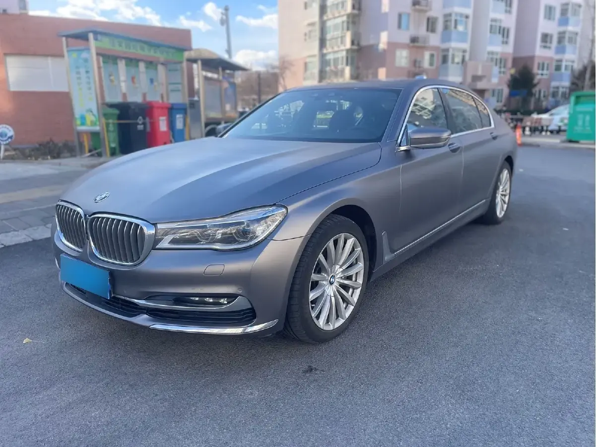 2017 BMW 7 Series 3.0T 326HP L6 8AT